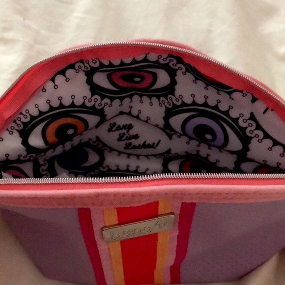 Benefit Limited-edition Cosmetics Bag - Picture 4 of 9